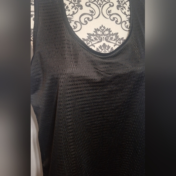 XL Black Sleeveless Women's Top - Picture 5 of 6